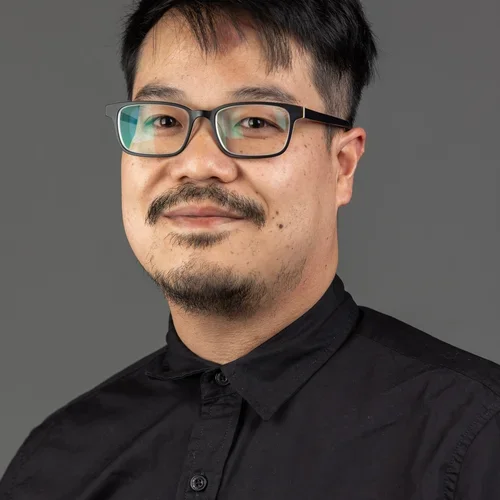 headshot of Troy Lowe